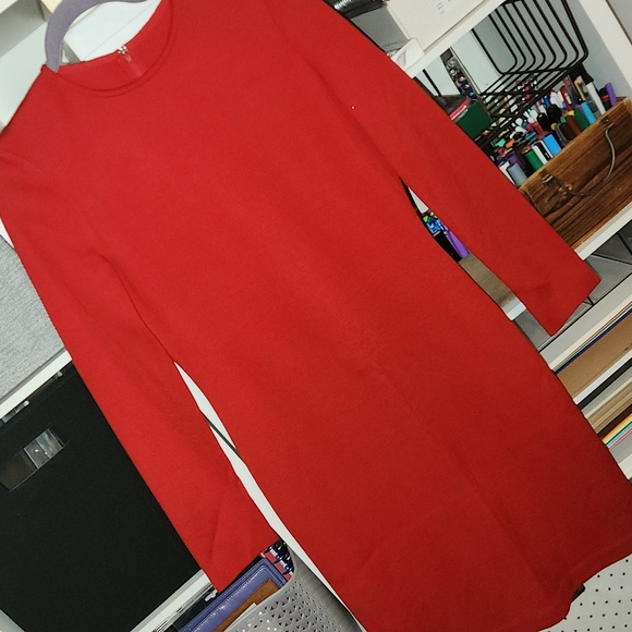 St.John classic red long sleeve knee length Wool Blend dress Size 6